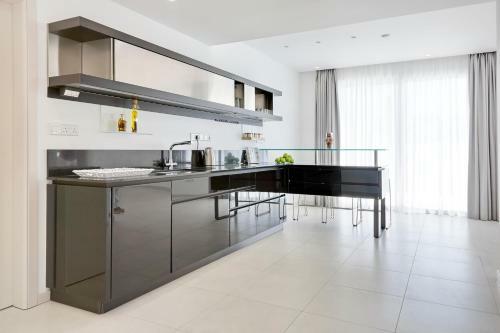 Royal Seafront Luxury Villa