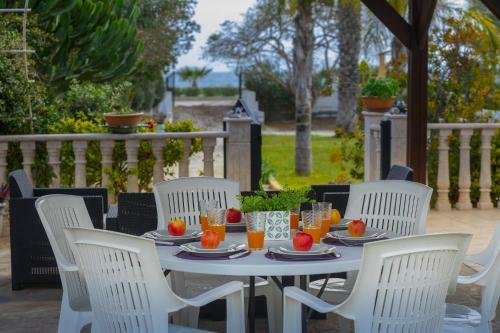 Sea Breeze Holiday Villa