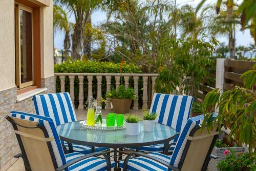 Sea Breeze Holiday Villa