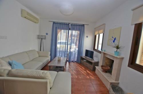 Villa Amara - 3 Bed Villa With Shared Pool Idyllic Ayia Thekla