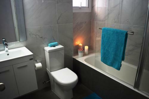 Blue Breeze Luxury Apartment