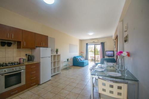 Laura's Two Bedroom Ayia Napa Central Apartment