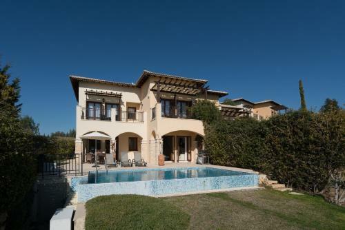 Villa Iremos - Th02