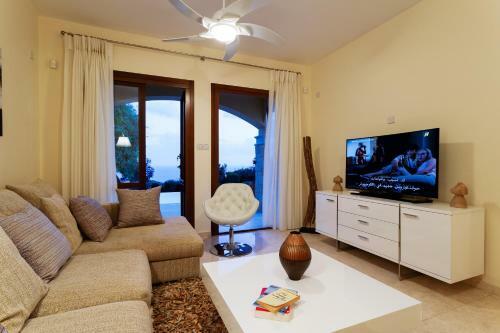 Villa Iremos - Th02