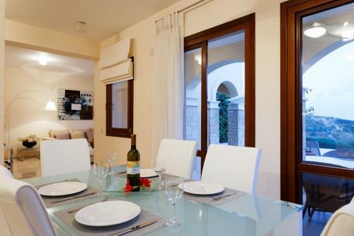 Villa Iremos - Th02