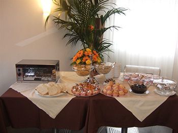 Tus' Hotel