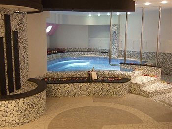Tus' Hotel