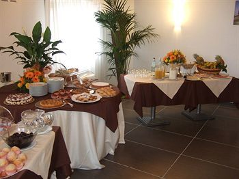 Tus' Hotel