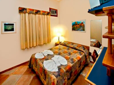 Hotel Pir� Mi�na