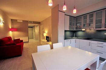 Lagaya Apartments & Spa