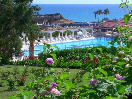 Hotel Deniz Kizi On A Sandy Beach