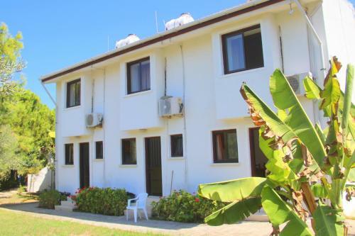 Hotel Bare Hills Guest Rooms