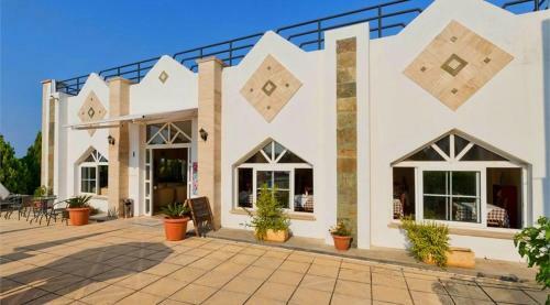 Hotel Bare Hills Guest Rooms