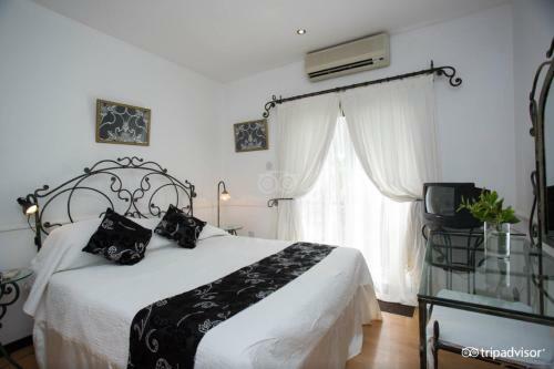 Hotel Hideway Club