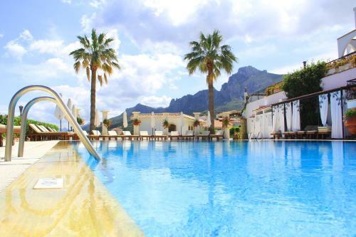 Hotel Hideway Club