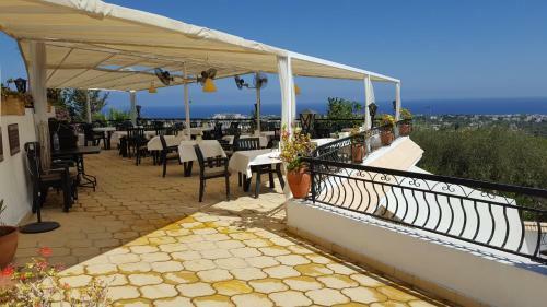 Hotel Hideway Club