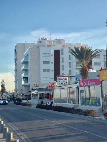 Mariko Apartments