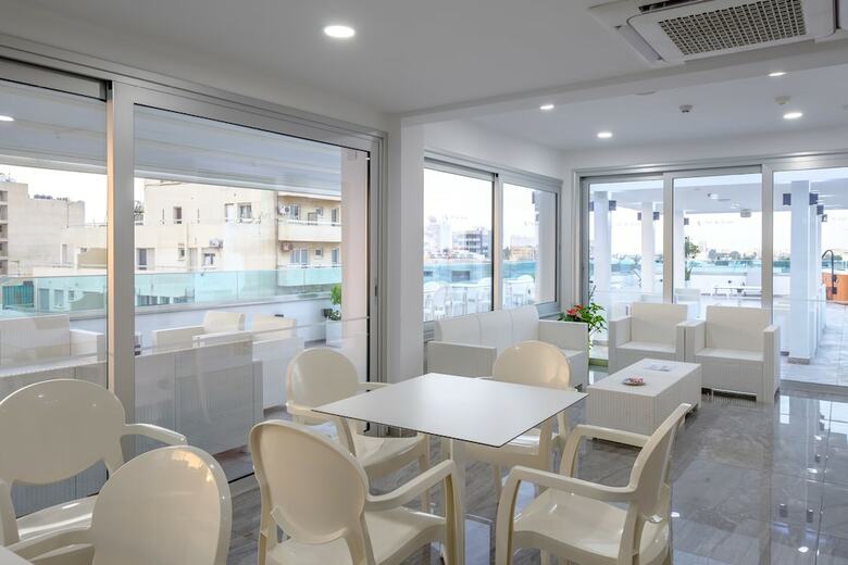 Apartamento Art & Wine Studios And Apts