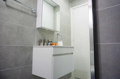 Lazuli Beachfront Apartment 43