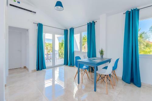 Color Cyprus Amozoniu Apartments
