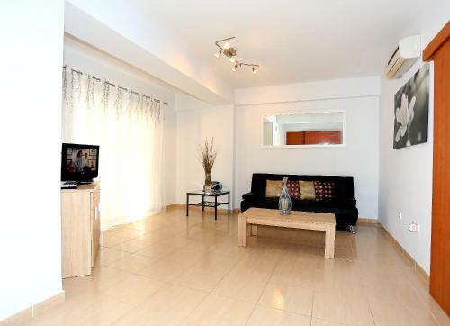 Penelopi Court Apartment 102