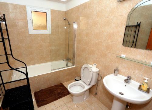 Penelopi Court Apartment 102