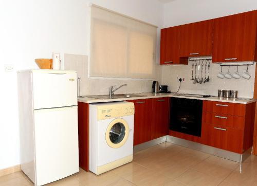 Penelopi Court Apartment 102