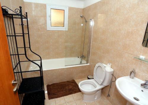 Penelopi Court Apartment 102