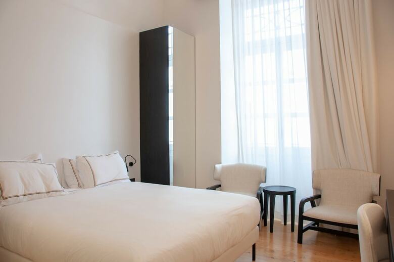 Sir Paul City Hotel