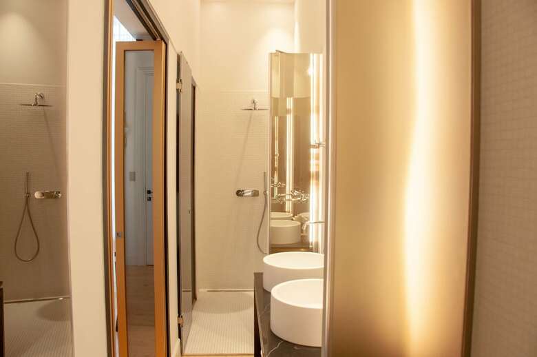 Sir Paul City Hotel
