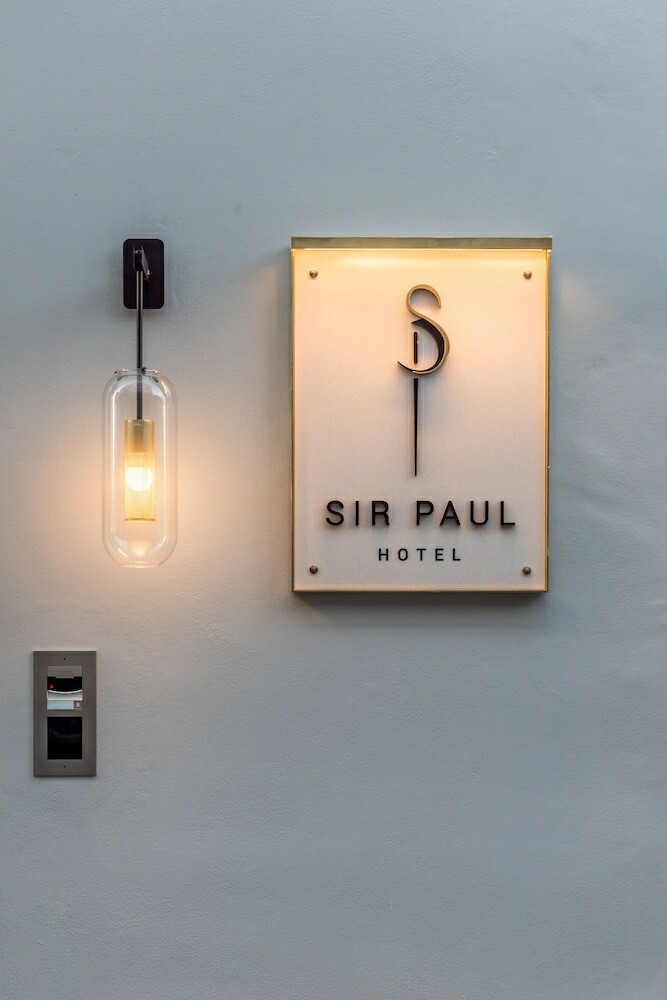 Sir Paul City Hotel