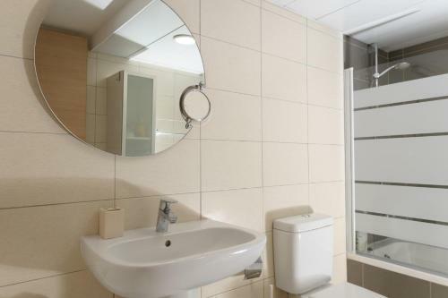 Apartamento Zavos Eden Beach Studio