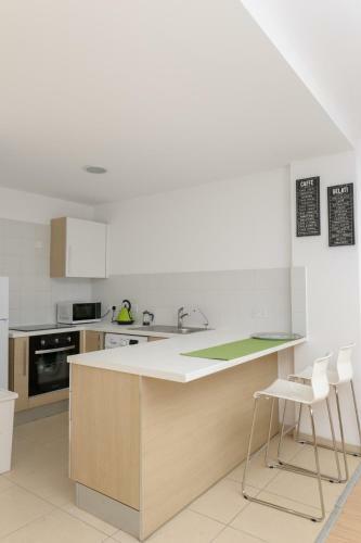 Apartamento Zavos Eden Beach Studio