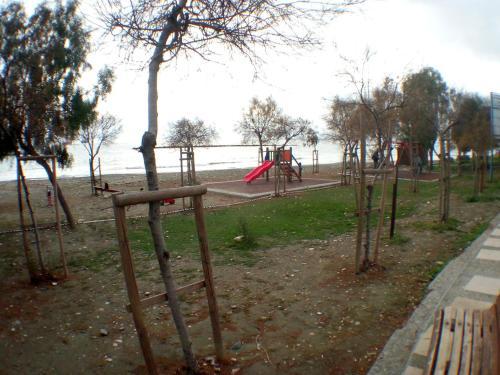 Spacious 2 Bed Apartment Near The Beach