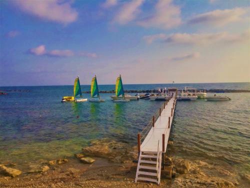 Hostal 777 Beach Guesthouse