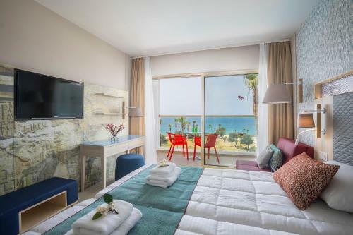 Hotel Leonardo Laura Beach & Splash Resort
