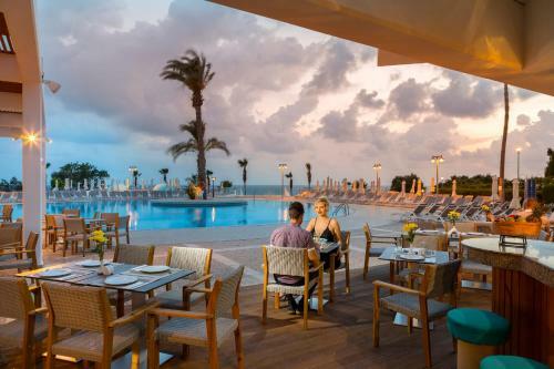 Hotel Leonardo Laura Beach & Splash Resort