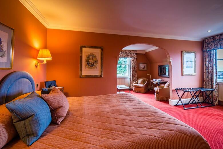 Hotel Iverlocky Castle