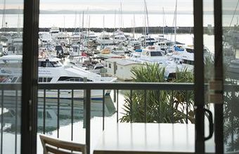 Hotel Mantra Hervey Bay