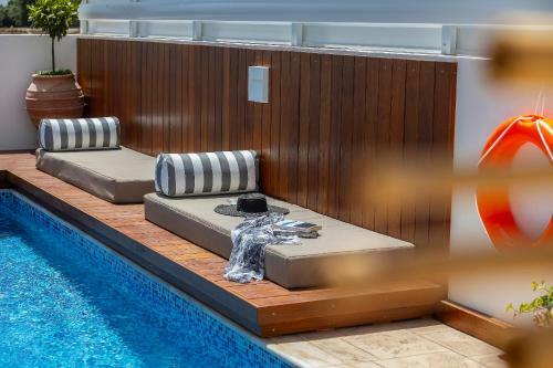 Louis Chris Le Mare Luxury Villa