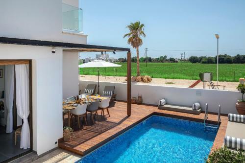 Louis Chris Le Mare Luxury Villa