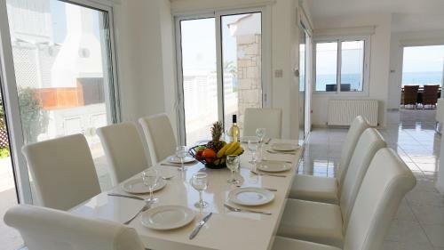 Villa Beach Front Aqua Marina
