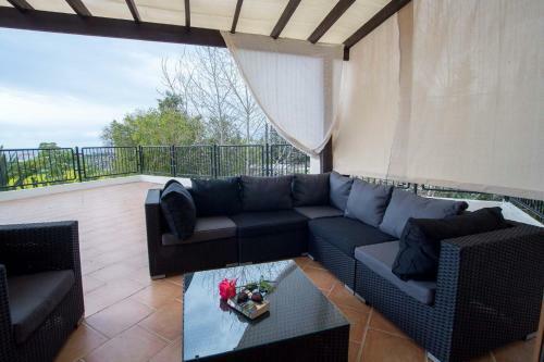 Coral Bay Sunkiss Villa