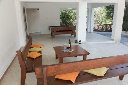 Coral Bay Sunkiss Villa