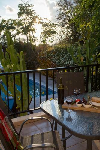 Coral Bay Sunkiss Villa