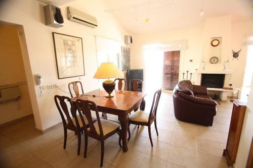 Mimosa Villa