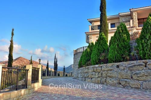 Elite Villa Amazing Pool And Garden