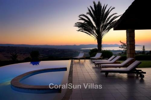 Elite Villa Amazing Pool And Garden