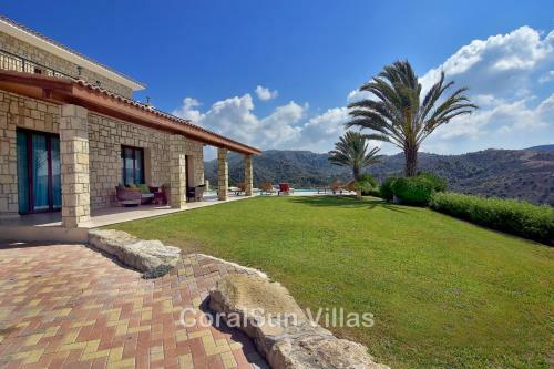 Elite Villa Amazing Pool And Garden