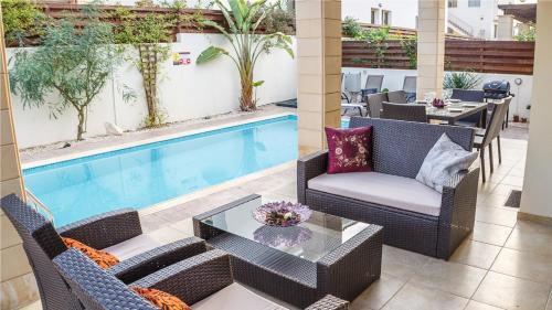 Rent Private Villa 154